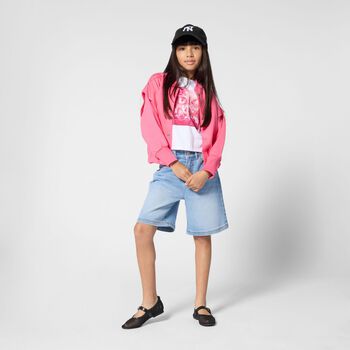 قميص أبيض بشعار للبنات