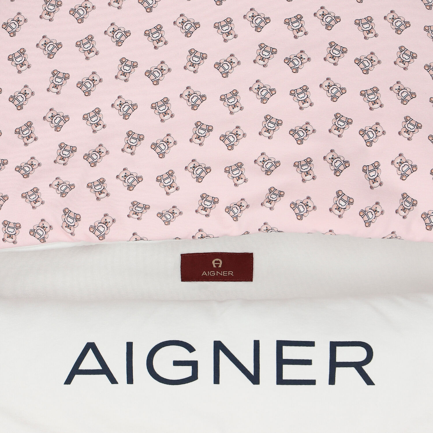 مدس بالشعار باللون الأزرق والأبيض , 3, hi-res image number null