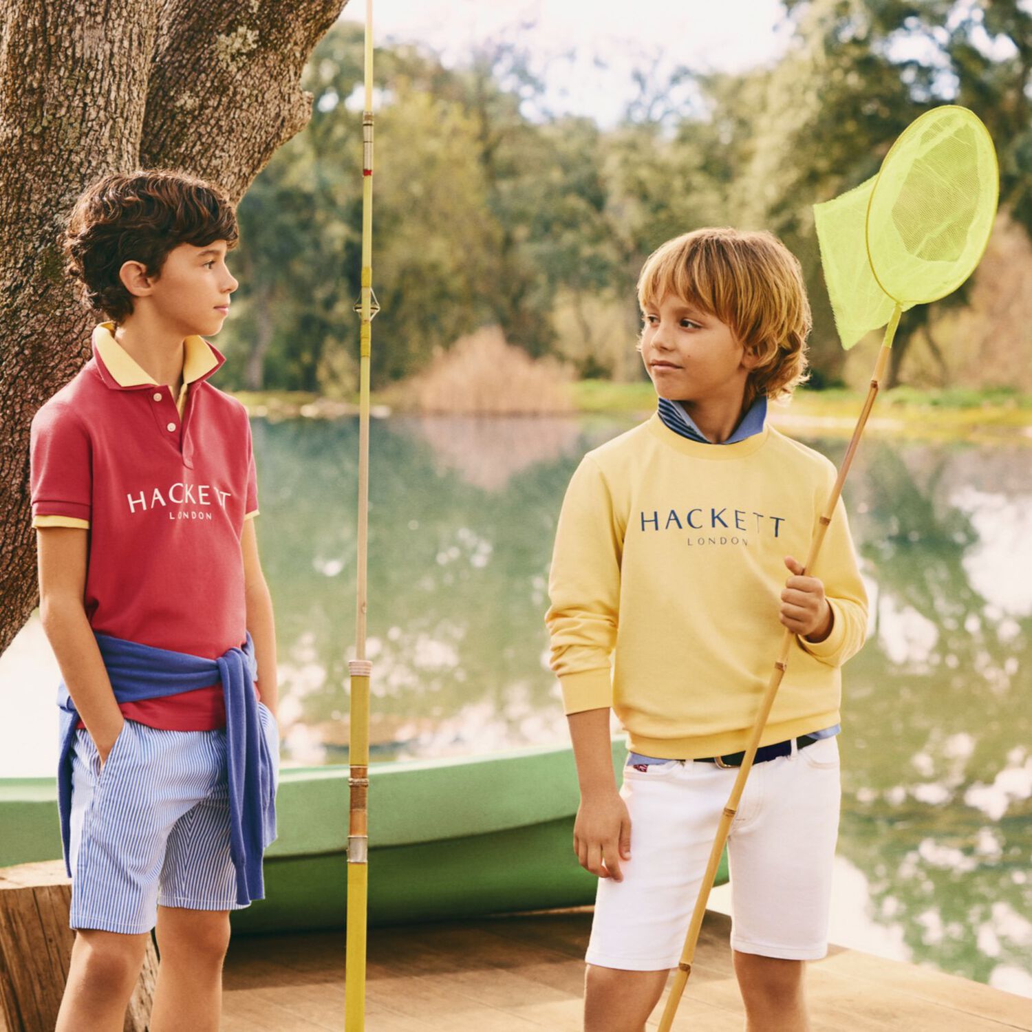 تيشيرت بولو اولاد بالشعار باللون الاحمر, 4, hi-res