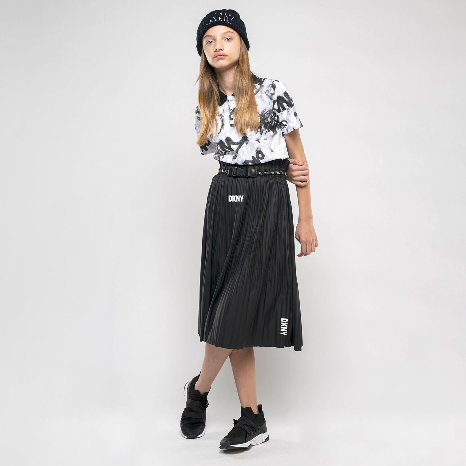 حذاء رياضي بالشعار باللون الاسود والابيض, 1, hi-res