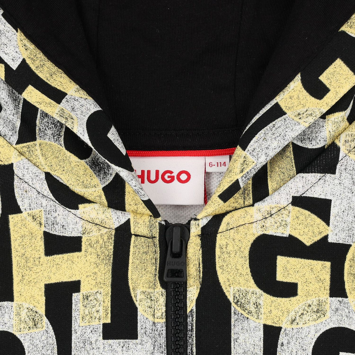 جاكيت بغطاء رأس وسحّاب بأحرف أولية باللون الأسود للأولاد, 1, hi-res image number null