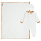 طقم هدايا ملابس اطفال بنقشة جغرافية باللونين الابيض و البيج, 1, hi-res