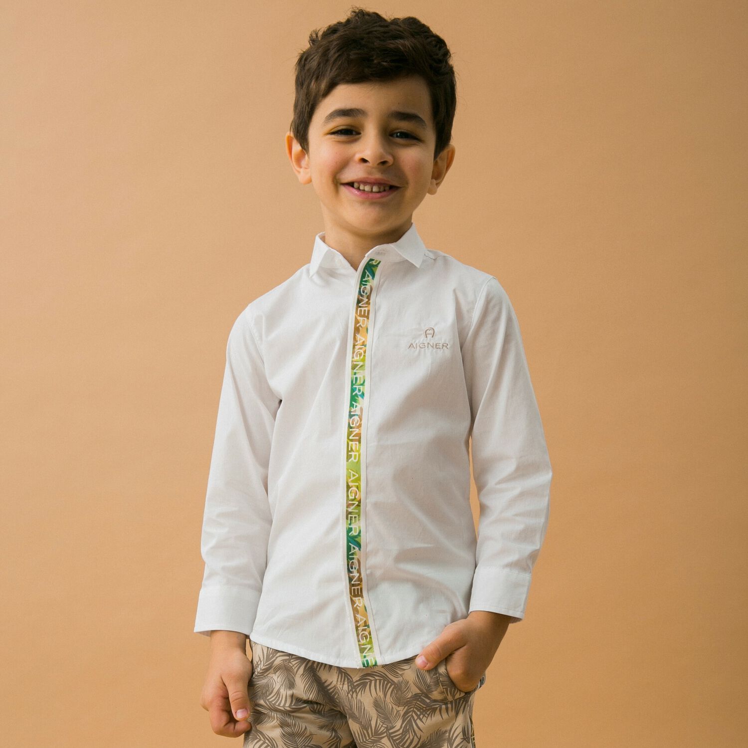 قميص بالشعار باللون الأبيض للأولاد, 1, hi-res