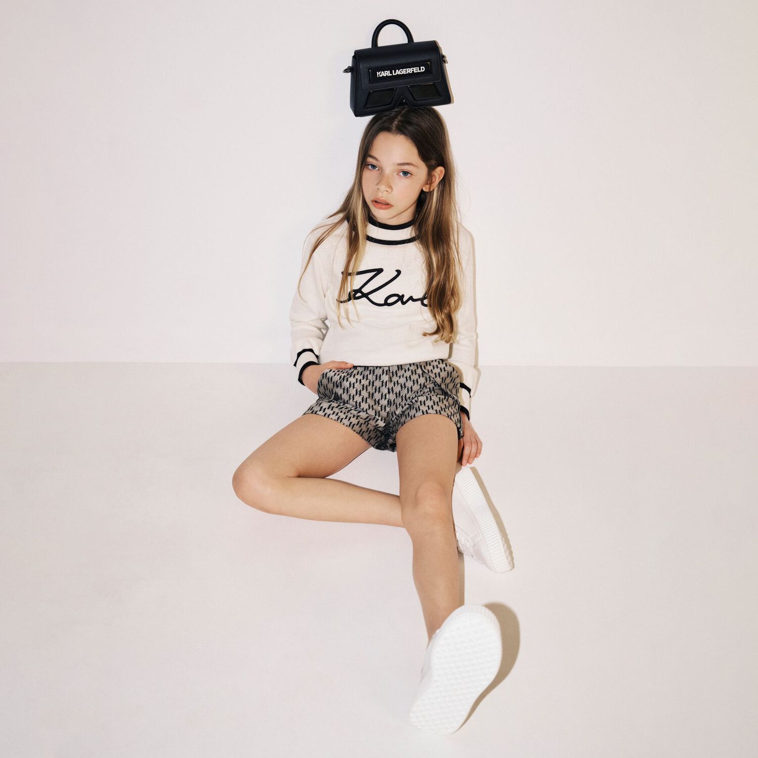 Girls Black Logo Hand Bag, 2, hi-res